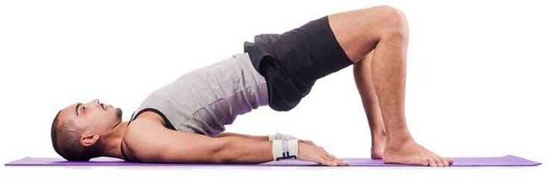 O home realiza o exercicio