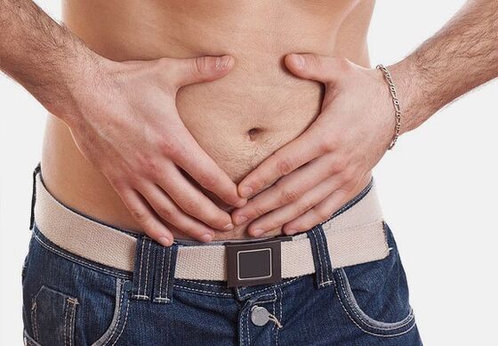 A dor no abdome inferior é un sinal característico da prostatite nos homes